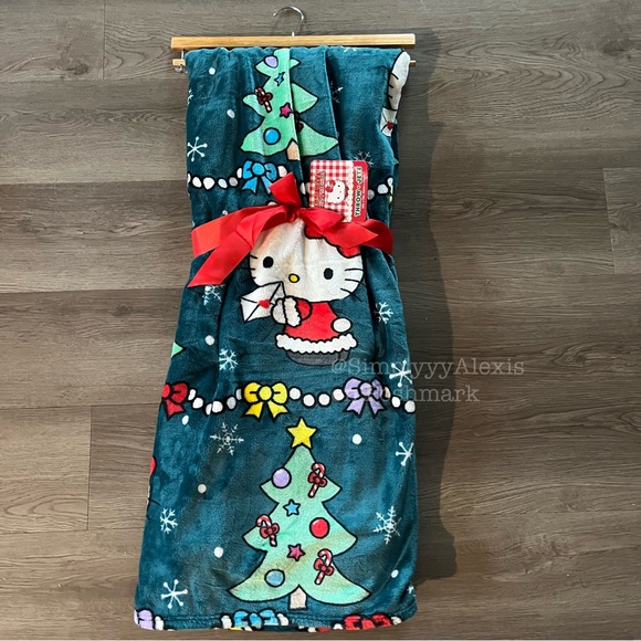 NWT Sanrio Hello Kitty Blue Christmas Throw Blanket - Picture 1 of 3